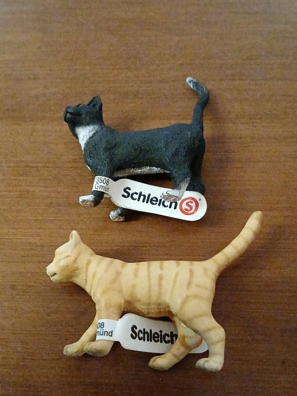Schleich Realistic Cat Toy Figures - Black & Cream Tabby